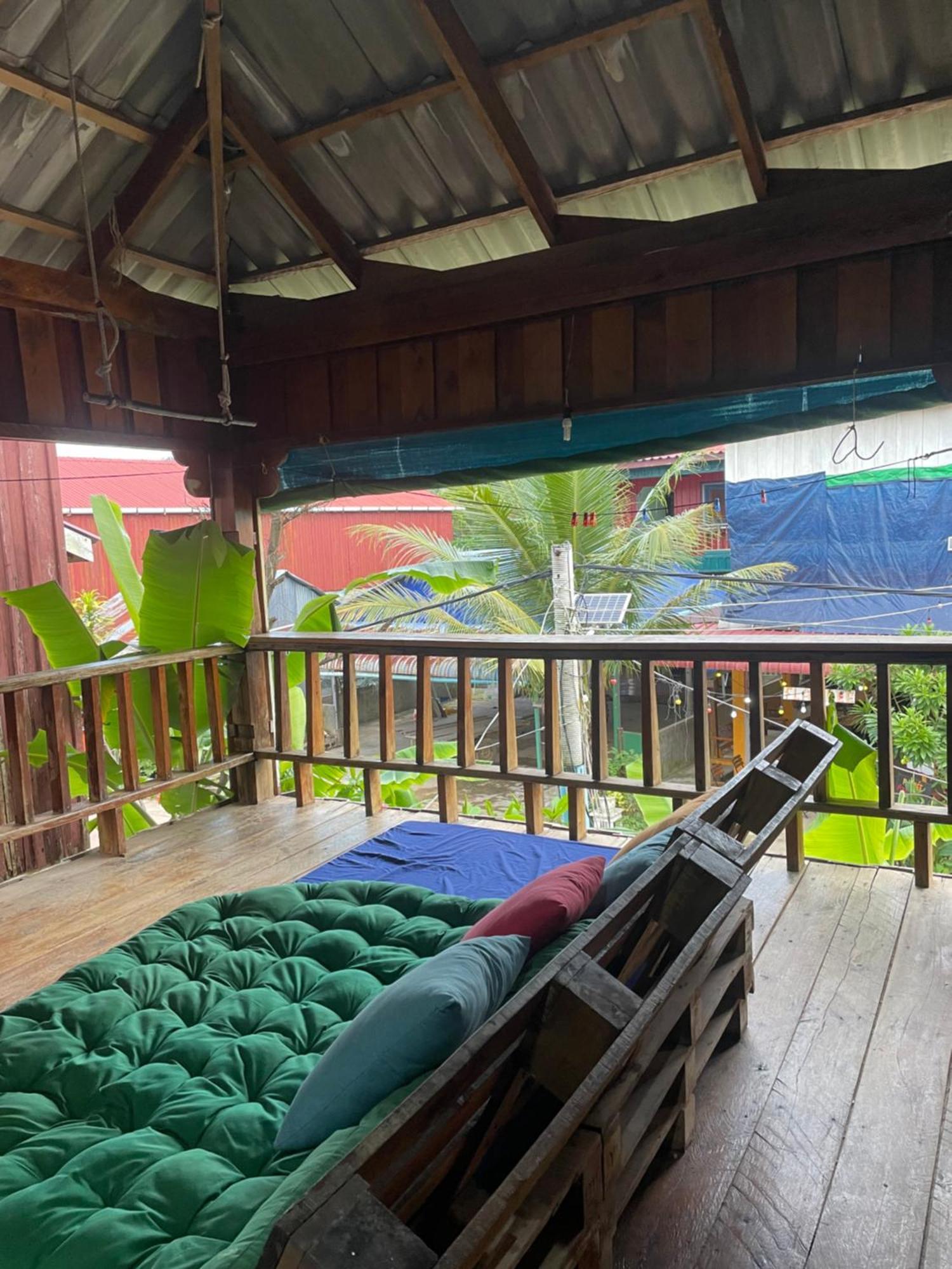 The Hornbill Hostel ロンサレム島 エクステリア 写真