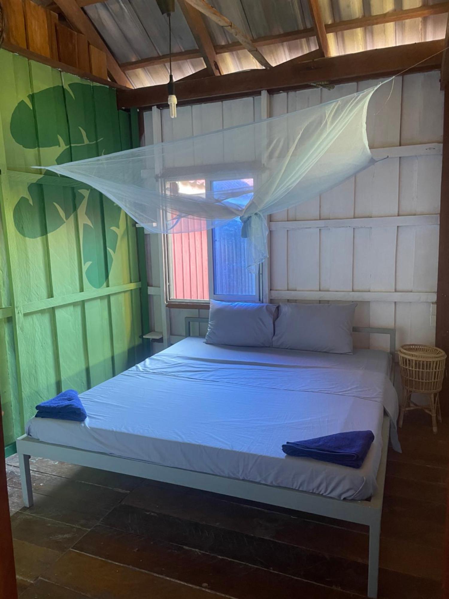 The Hornbill Hostel ロンサレム島 エクステリア 写真