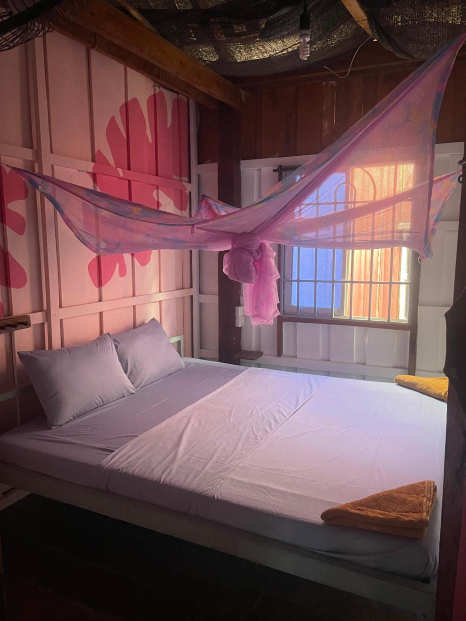 The Hornbill Hostel ロンサレム島 エクステリア 写真